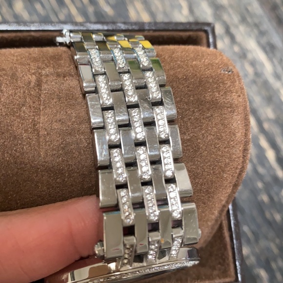 Used Michael Kors Watch perfect for any occassion - Picture 4 of 4